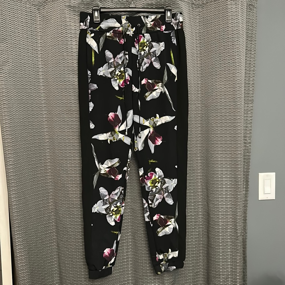 New York & Company Floral Pants/Joggers